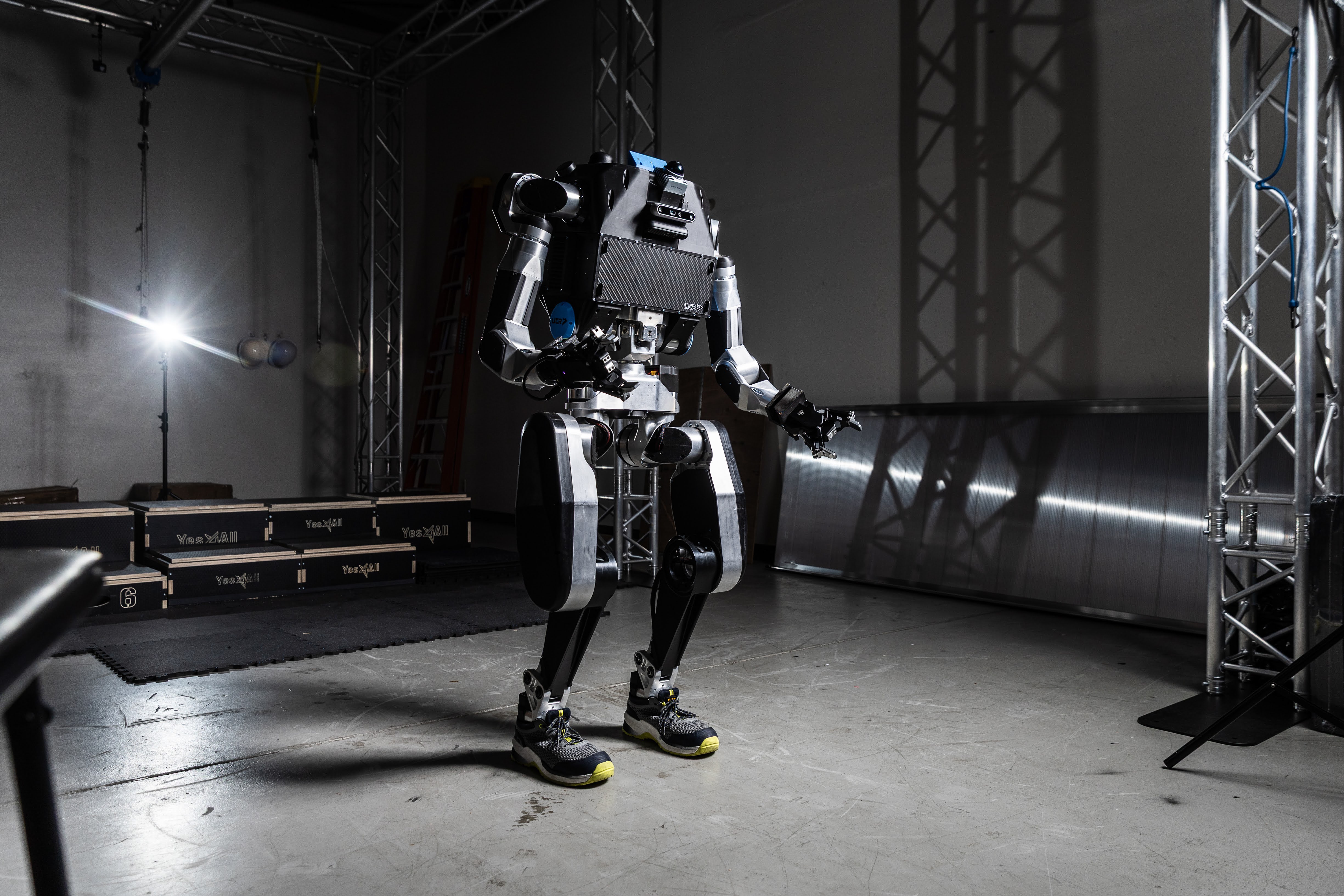 UCR humanoid robot handling industrial pipe